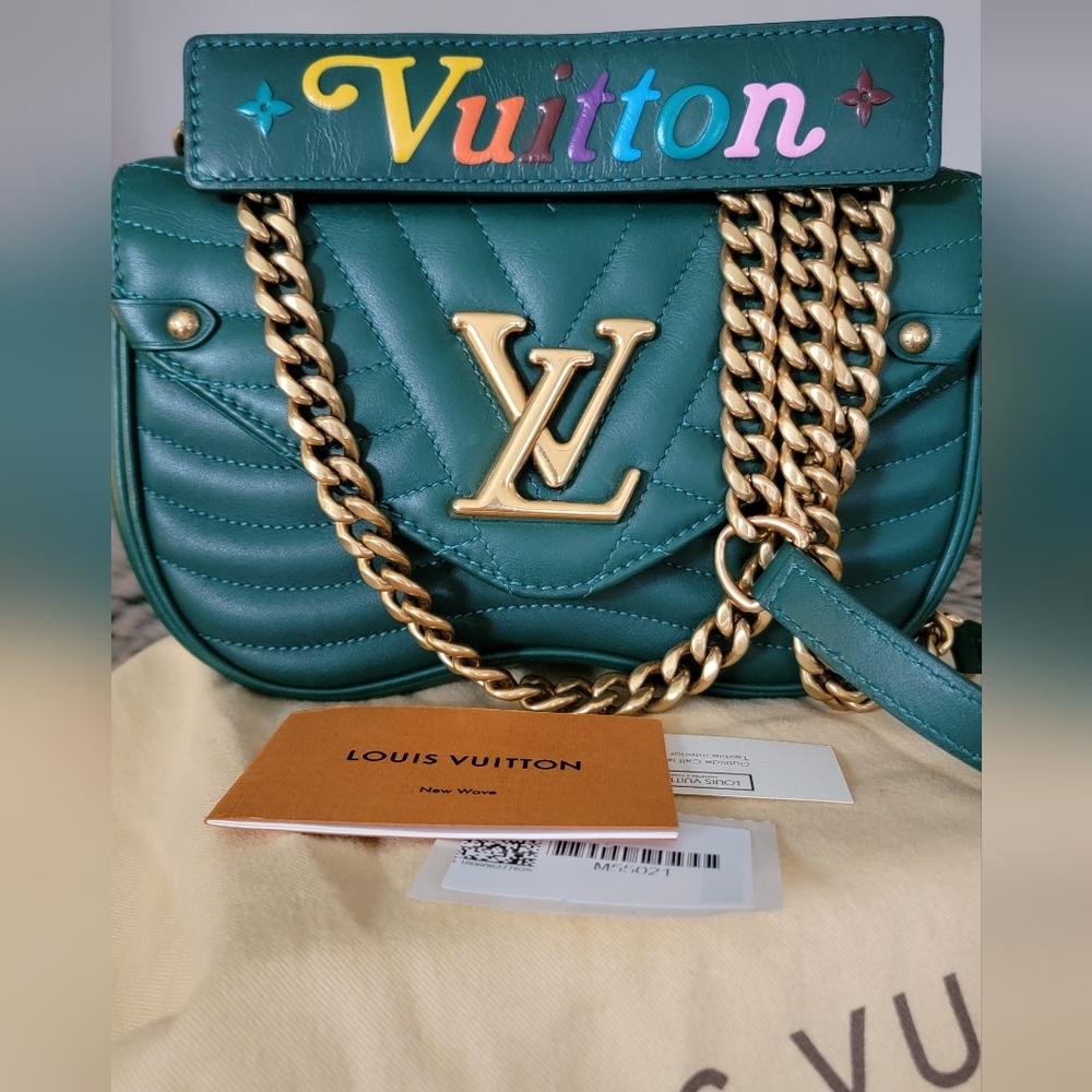 LOUIS VUITTON NEW WAVE,PM AUTHENTIC!
